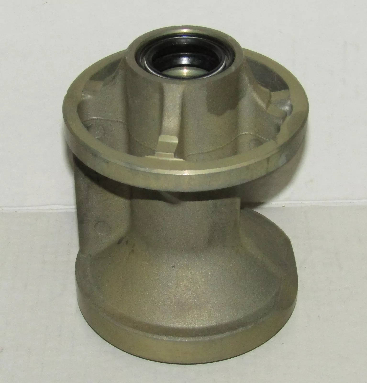 Mercruiser Bearing Carrier Rec43567T1 - High-Quality Marine Component