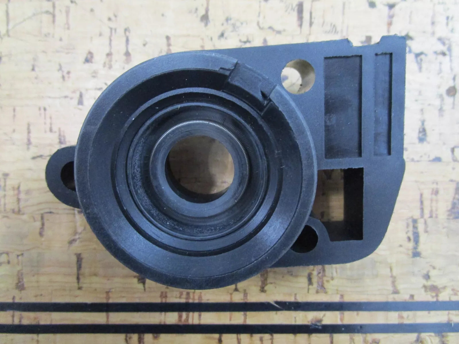 Bombardier Water Pump Base Rec46-77177A1 For 30-70 Hp Engines